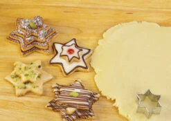 Lot De 4 Emporte-pièces De Noël En Forme D'étoiles Zenker Emporte-pièces 43009 -Homcom Boutique 4008033430098 5